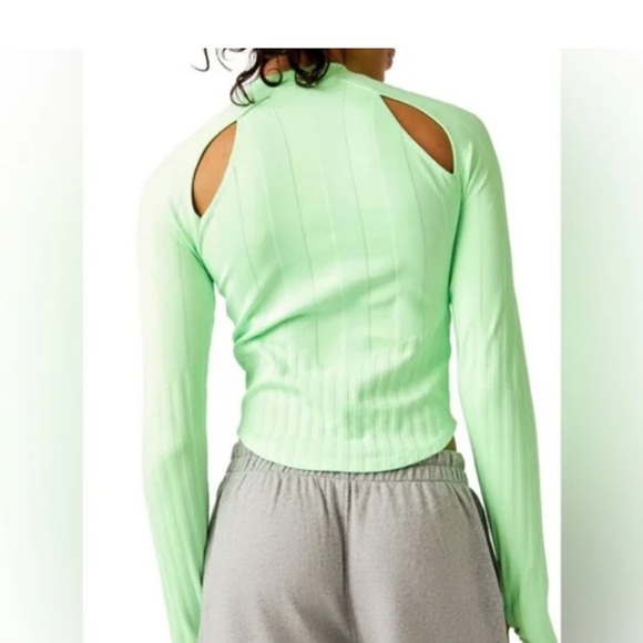 Free People Movement Offside Layer Top in Green Size XS/S - Picture 2 of 7